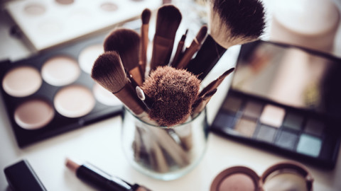 6 Makeup Brushes You Need in Your Collection