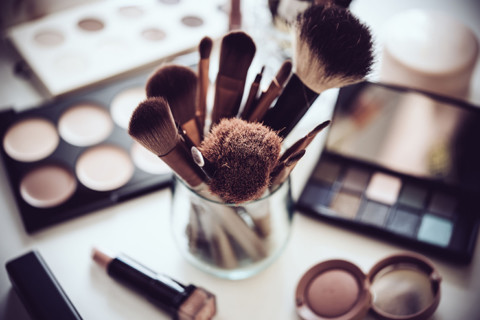6 Makeup Brushes You Need in Your Collection